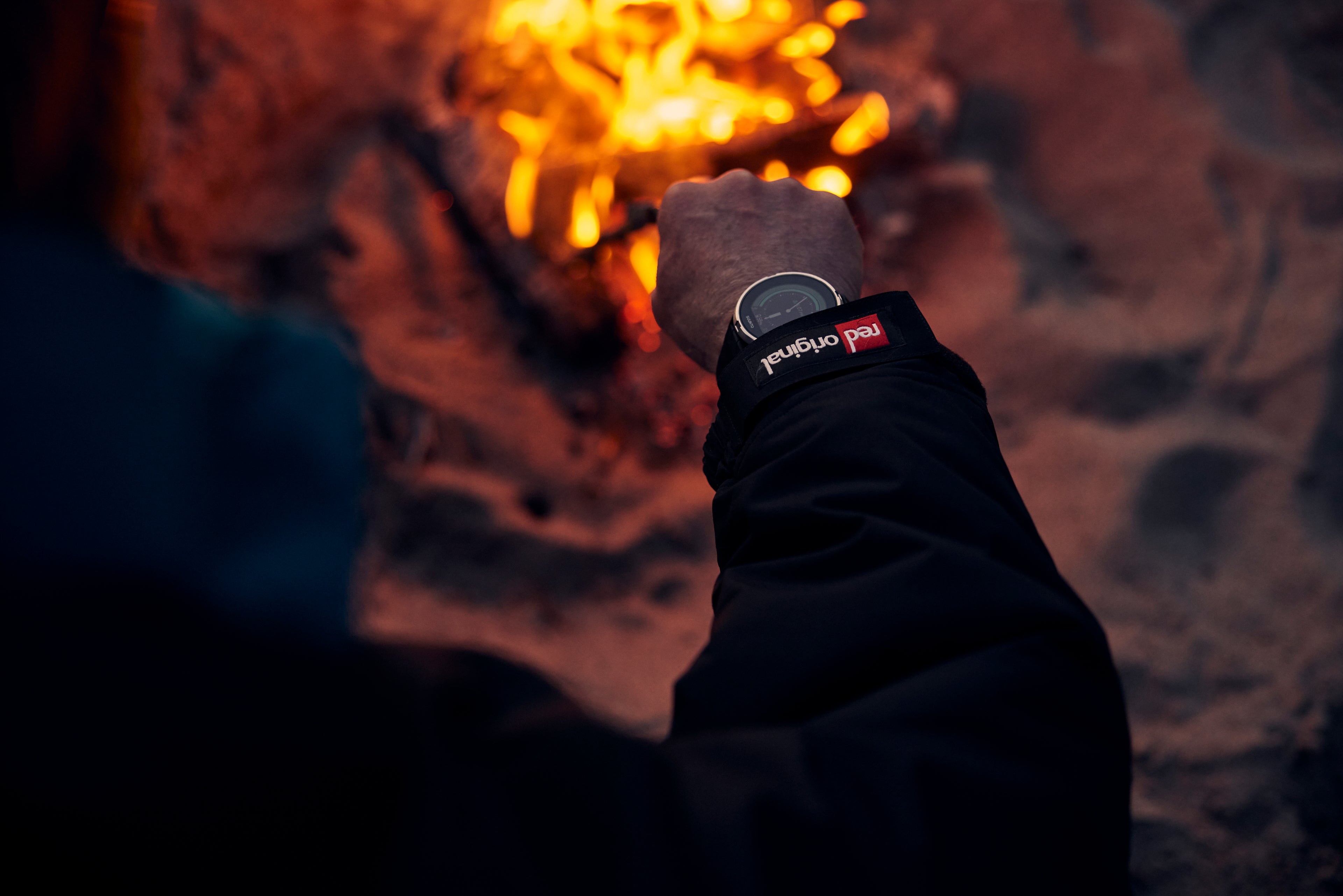 COPENHAGEN SURF SHOP RED PADDLE CO ORIGINAL PRO CHANGE ROBE EVO JAKKE (2023) STEALTH BLACK (SORT) LANGÆRMET OUTDOOR DRYROBE