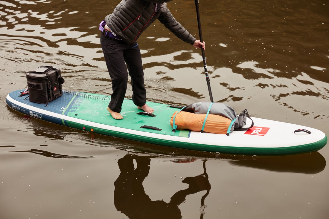 Copenhagen Surf Shop 2022 Red Paddle Co 12'6" VOYAGER TOURING MSL Oppustelig Stand Up Paddle SUP iSUP Board , Taske ATB Transformer Bag, Titan 2 Pumpe, Hybrid Tough Paddle & Leash